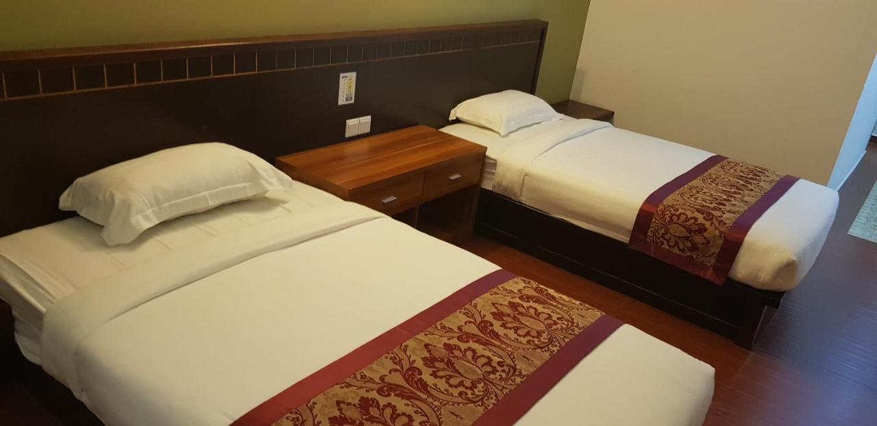 Capital O 89938 Herald Hotel Malacca Buitenkant foto